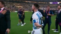 El entrañable abrazo de Messi a la cocinera de la selección argentina