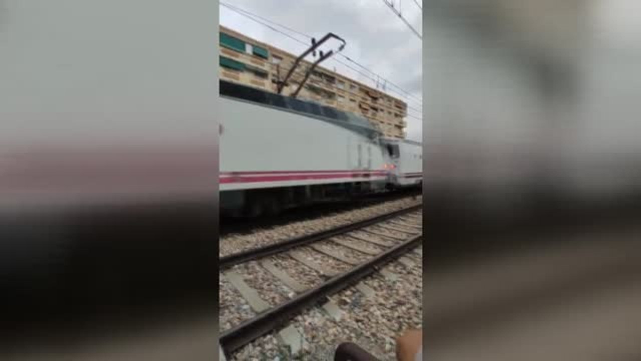 "140 trenes al día, con sus sirenas a tope, así es imposible vivir"