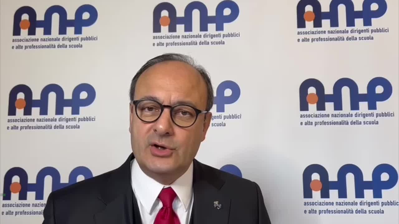 Associazione Presidi:"Bene circolare sui cellulari a scuola, si usi solo per la didattica"