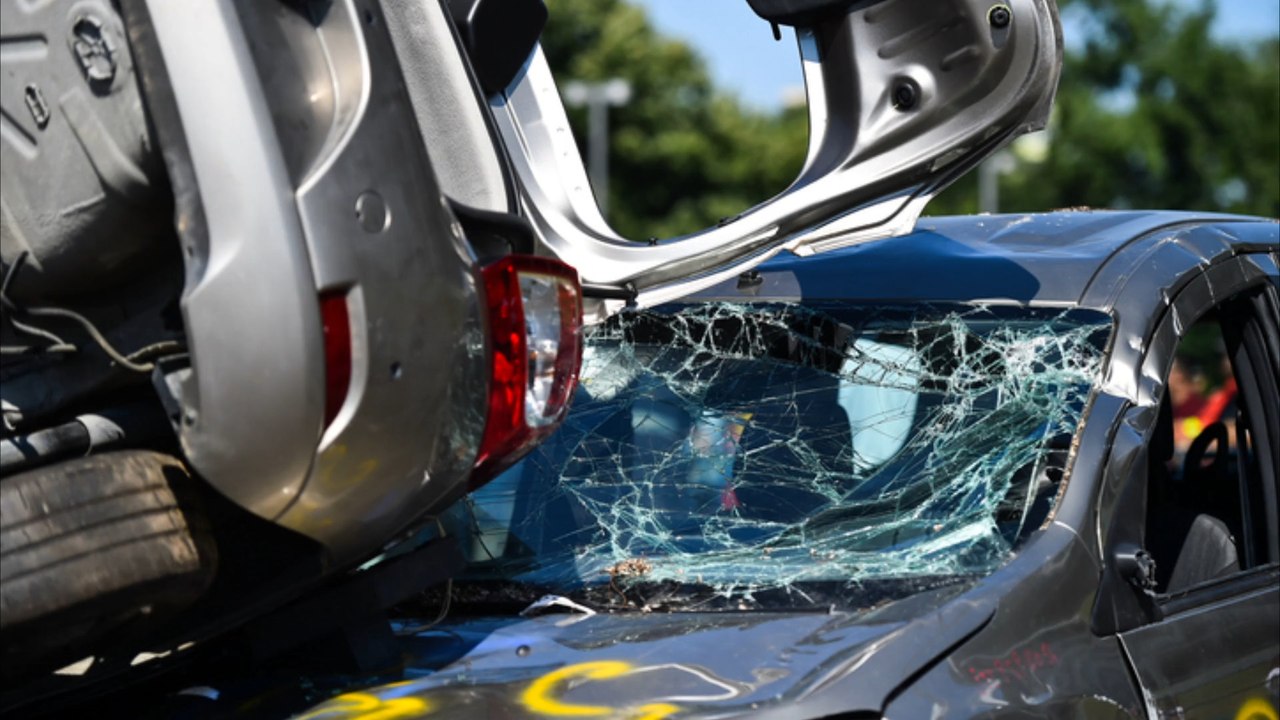 Frontalcrash mit Geisterfahrer auf A38: drei Tote