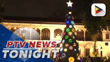 Families enjoy seeing lanterns, giant Christmas tree at Palace grounds as Malacañang opens for 9-day Simbang Gabi