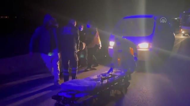 KIRKLARELİ - Servis otobüsüyle çarpışan panelvandaki 2 kişi yaralandı