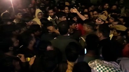 मारपीट के बाद तनाव के हालात, कोतवाली को घेरा