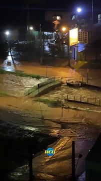 Chuvas provocam enchente em avenida de Patos de Minas