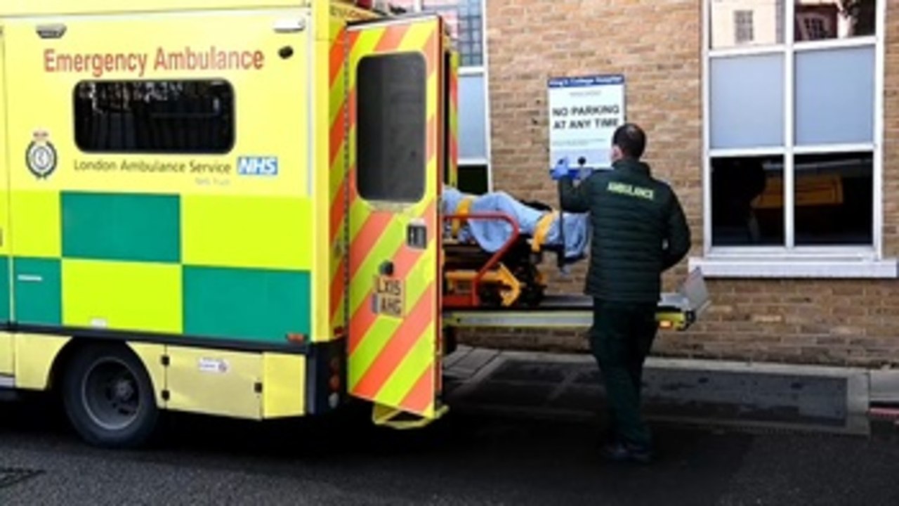 Londres pide evitar "actividades de riesgo" durante huelga de ambulancias