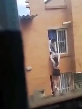 Quand tu fais rentrer ta maitresse par la fenêtre... c'est beau l'amour