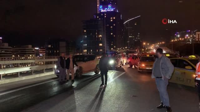 Kağıthane'de arıza yaparak duran ticari taksiye bir başka ticari taksi çarptı: 1 yaralı