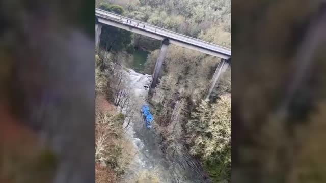 Un posible aquaplaning principal causa del accidente de autobús de Pontevedra