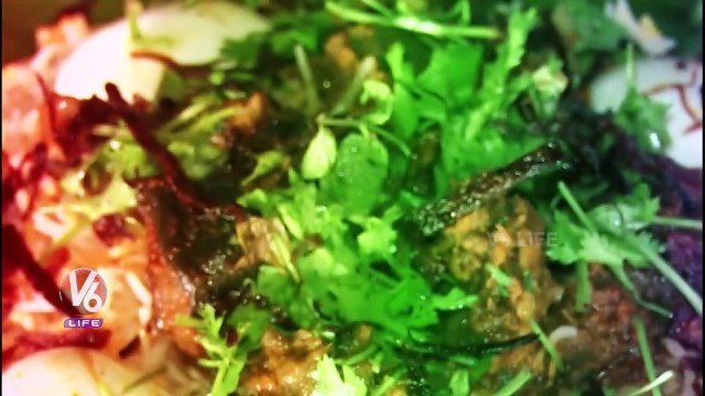 Hyderabadi Style Dum Biryani in Karimnagar, Public Queue To Restaurant _ V6 Life