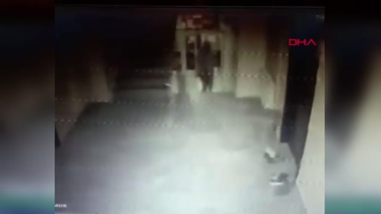 ÖNCE AYAKKABILARI SONRA GÜVENLİK KAMERASINI ÇALDILAR