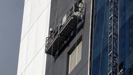 Şişli'de kule inşaatındaki asansörde mahsur kalan 2 işçi kurtarıldı