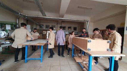 MESLEK LİSESİNDE ÖĞRENCİLER, 2 YILDA 3 MİLYON TL GELİR SAĞLADI