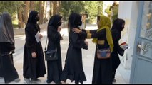 Afghanistan, talebani chiudono porte università alle donne