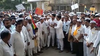 VIDEO: प्रतिष्ठान रखे बंद, रैली निकाल किया विरोध प्रदर्शन