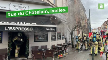 Скачать видео: Incendie rue du Châtelain à Ixelles