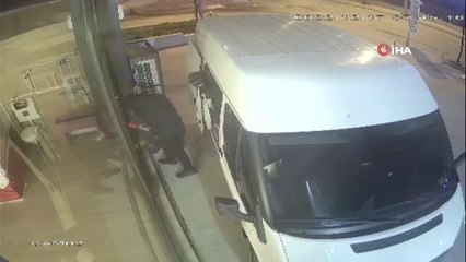 'Maskeli Beşlerin' 200 bin liralık kombi ve tesisat malzemesi çaldığı anlar kamerada