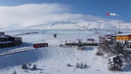 Erciyes'te kar kalınlığı 40 santimi buldu