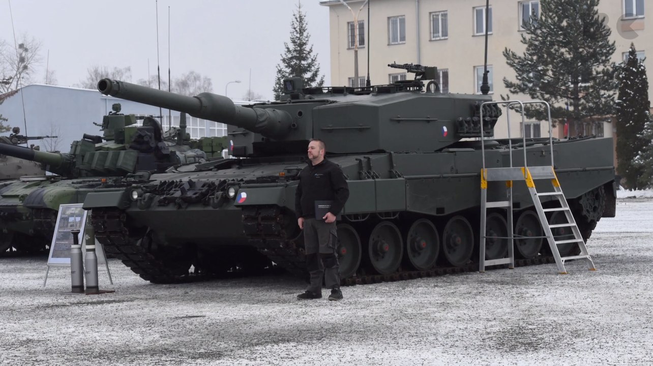 Tschechien empfängt 'Leopard'-2-Kampfpanzer aus Deutschland'
