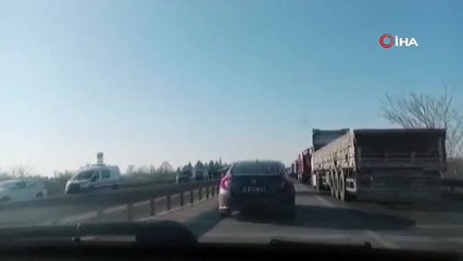 Bursa'da meyve yüklü kamyon dereye uçtu: 1 ölü