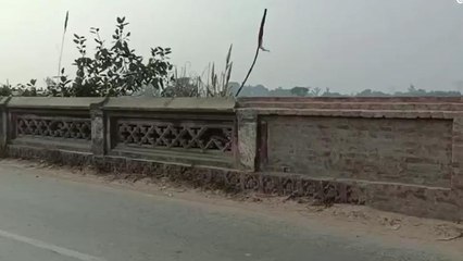 आज़मगढ़: अंग्रेजों के जमाने से बना पुल हुआ क्षतिग्रस्त, कभी भी हो सकता है कोई बड़ा हादसा