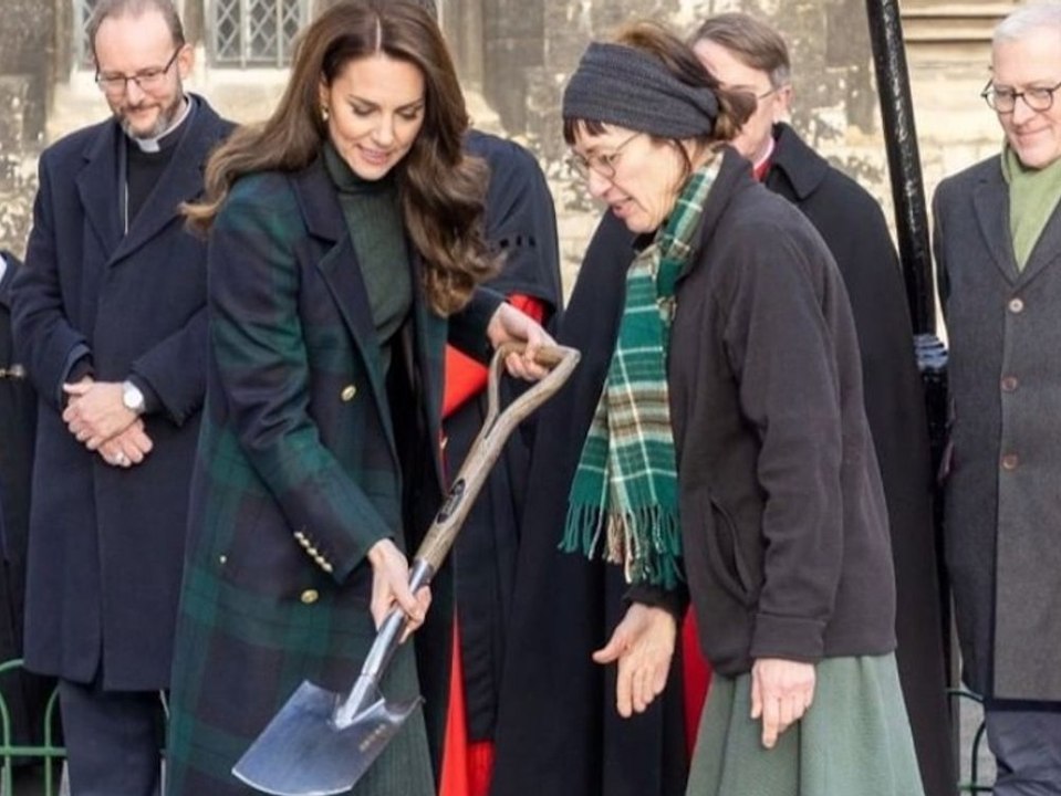 In Gedenken an die Queen: Prinzessin Kate pflanzt einen Baum