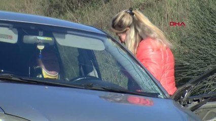 İSTANBUL-PENDİK'TE KAVŞAKTA OTOMOBİL İLE KAMYONET ÇARPIŞTI