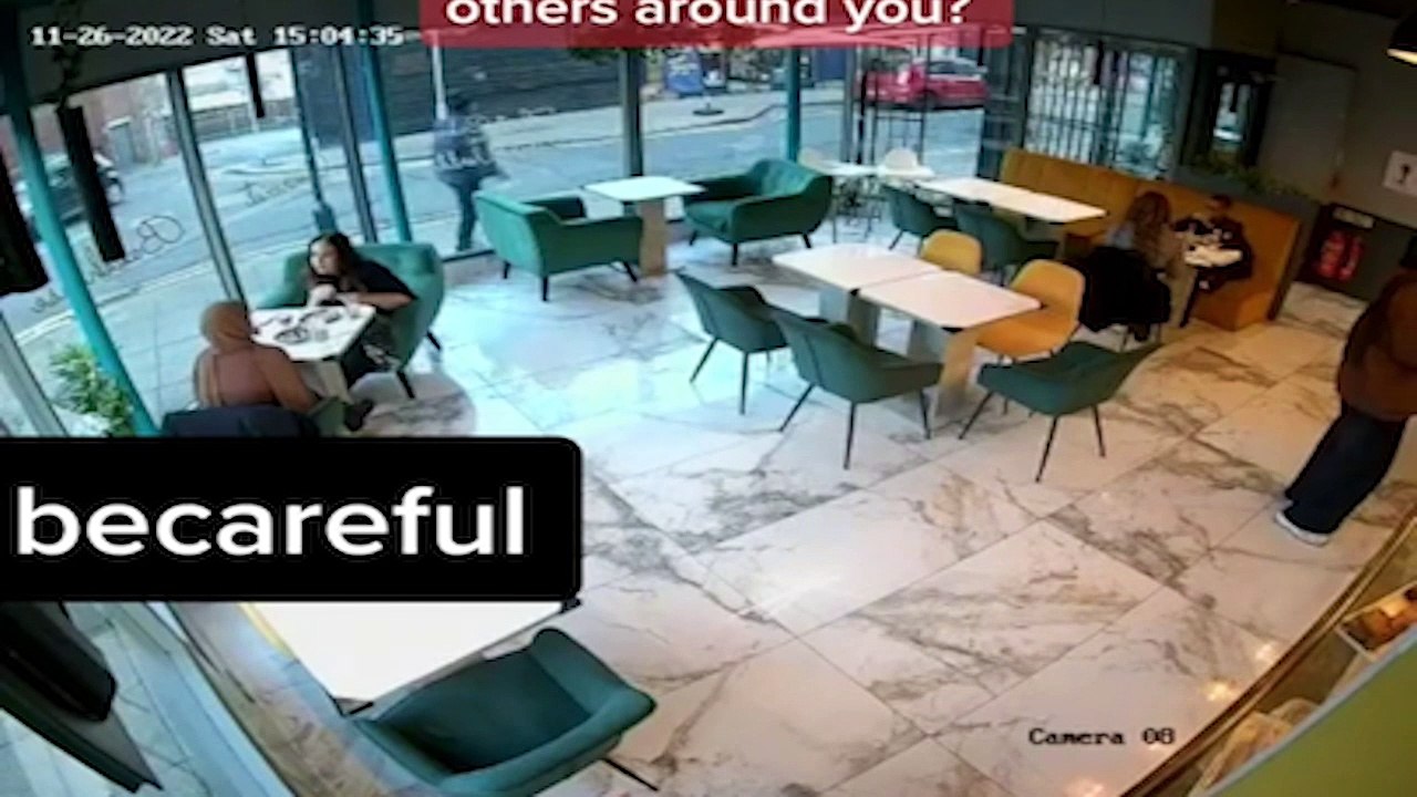 Angleterre: Deux clientes d'un café ont une sale surprise
