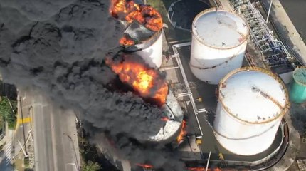 Impresionante: así se ve el incendio en un depósito de combustible en Barranquilla