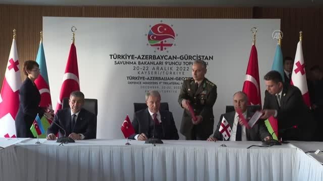 Türkiye-Gürcistan-Azerbaycan Savunma Bakanları Toplantısı - "Üçlü Görüşme Sonuç Bildirgesi" töreni