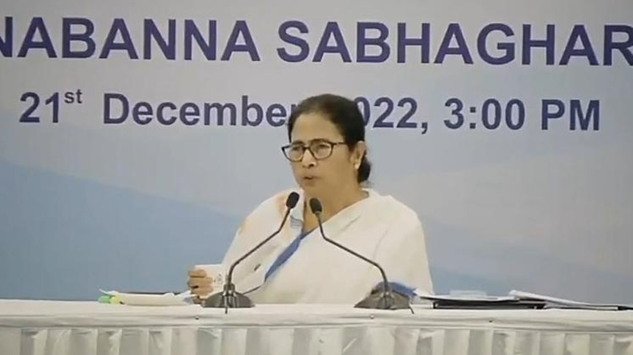 কলকাতা: আতঙ্ক বাড়াচ্ছে করোনা, প্রস্তুত থাকার নির্দেশ মুখ্যমন্ত্রীর