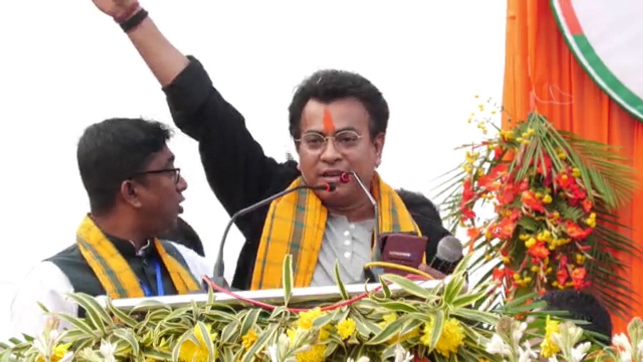 'ঘুঘু তুমি ধান খেয়ে যাও যতই হাজার বার, খাঁচায় তোমায় ঢুকতে হবেই': রুদ্রনীল | Oneindia Bengali