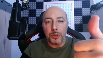 GF Vip, la tata se l'è presa con Edoardo Tavassi, e addirittura lo prende a pedate