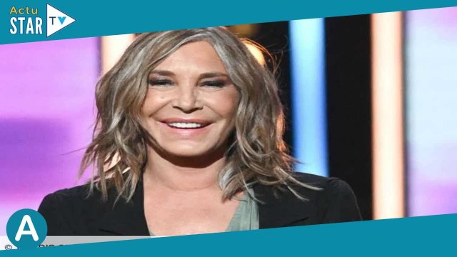 Zazie : moquée pour ses cheveux blancs, elle répond aux « haineux qui se déchaînent » sur son physiq