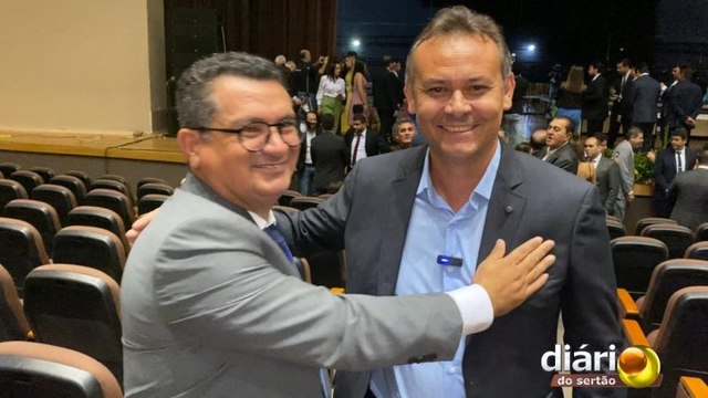 Prefeitos de São João do Rio do Peixe e Santa Helena prestigiam diplomação do governador e de aliados