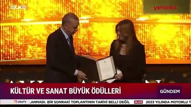 Cumhurbaşkanı Erdoğan'ın Yılmaz Erdoğan'a ödül vermesi bazı kesimleri rahatsız etti!
