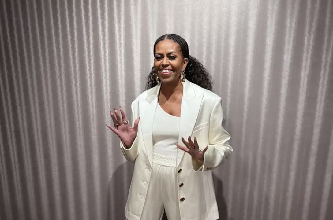 Michelle Obama Paired Silky Cargo Pants With an Oversized Blazer and a Super-Voluminous Ponytail