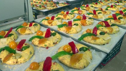 شاهد: موائد عيد الميلاد في البرتغال تحتفي "بحلوى الملك" الفرنسية