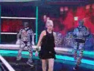 Kylie Minogue - WOW (live)