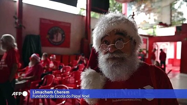 Antes do Natal, Papais Noéis recebem presentes no Rio de Janeiro