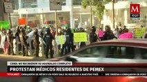 Médicos residentes de Pemex acusan no haber recibido aguinaldo completo; se manifiestan