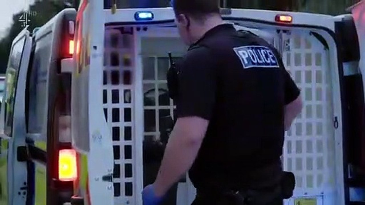 Call the Cops - Se1 - Ep02 - Dark Times HD Watch HD Deutsch