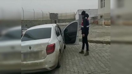 Kars'ta Bir Otomobilden 14 Kaçak Göçmen Çıktı