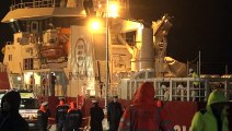 La nave ong 'Life Support' è arrivata a Livorno: a bordo 142 migranti
