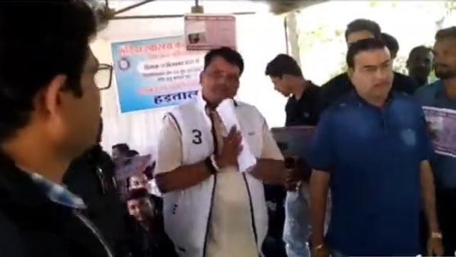 अलीराजपुर : स्वास्थ्य कर्मचारियों की जारी है हड़ताल,बीजेपी प्रदेश उपाध्यक्ष को सौंपा ज्ञापन