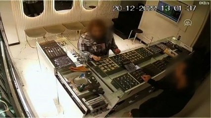 Bursa'da suçüstü yakalandı! Sahte altın satıyordu