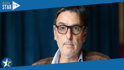 "Il était meilleur que moi" : Yvan Attal évoque sa relation avec son père et la compare avec son fil