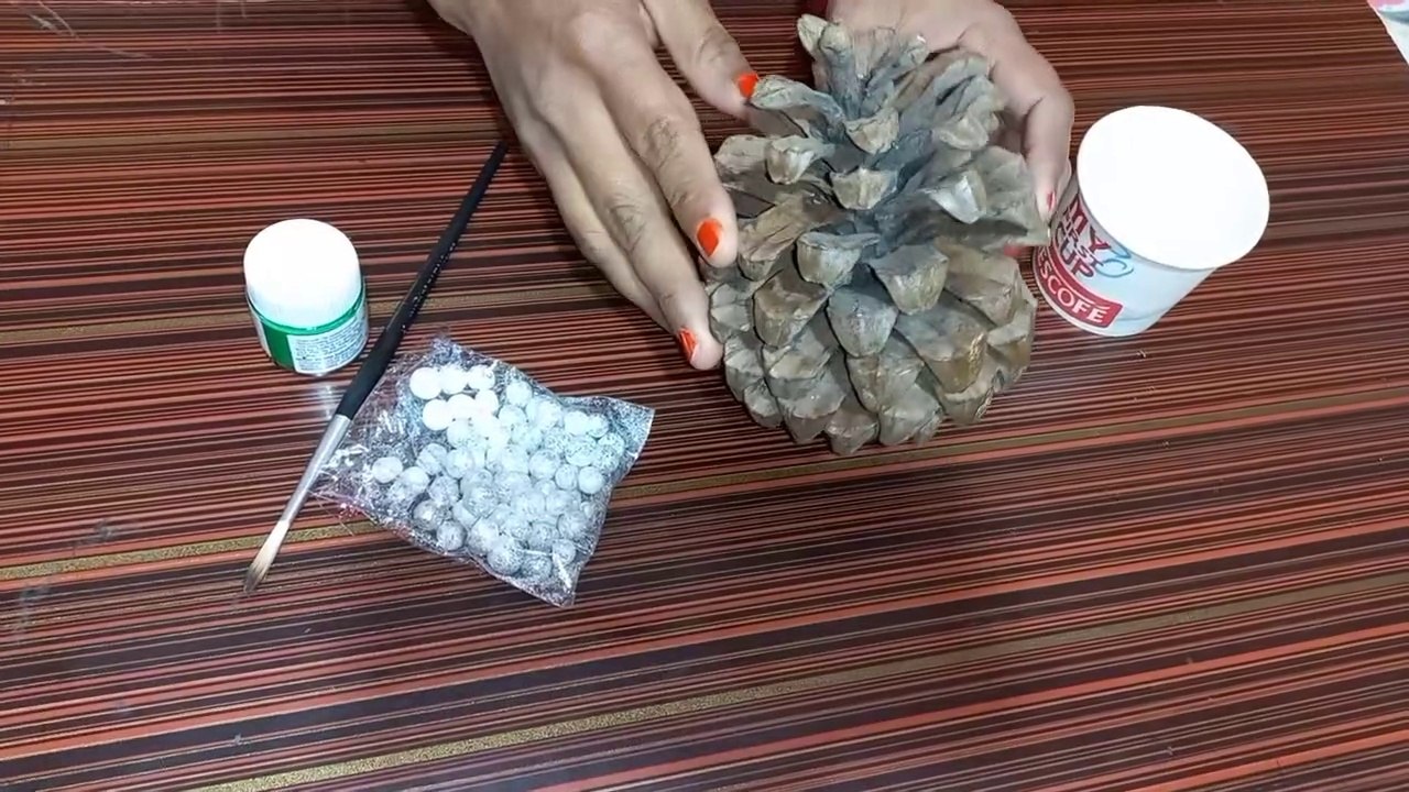 Christmas craft from pine cone