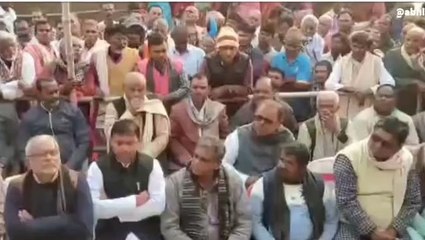 बेगुसराय: दुष्कर्म के बाद हत्या मामले में डेलिगेट पीड़ित परिवार से मिले, मदद का दिया भरोसा