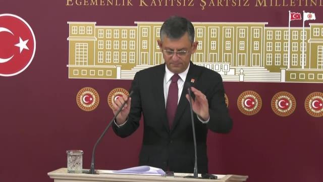 Özgür Özel, Süleyman Soylu'ya Sordu: Bakan Yardımcın İsmail Çataklı'nın Kardeşi Fetö Firarisi Mi, Değil mi Kardeşim?