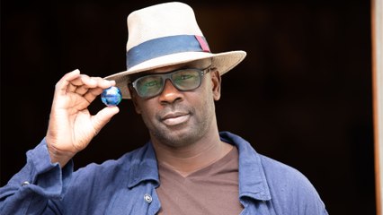 VOICI - Lilian Thuram fier de son fils Marcus : l'ex-footballeur présente sa "plus belle médaille"